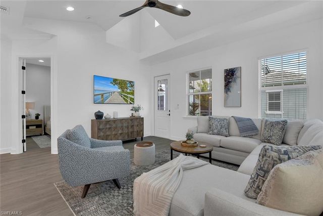 7242 Saona CT, Naples, FL 34113