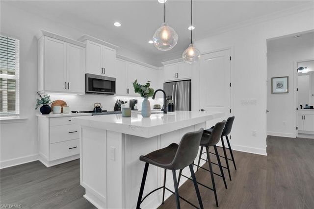 7242 Saona CT, Naples, FL 34113