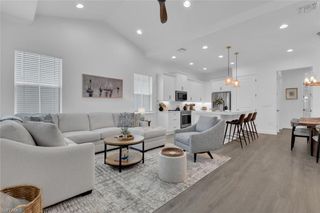 7242 Saona CT, Naples, FL 34113