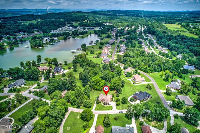 208 High Pointe Village Way, Kingston, TN 37763