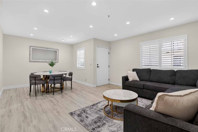 10894 Olinda 123, Sun Valley, CA 91352