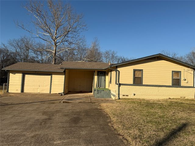 234 Texas Street, Wills Point, TX 75169