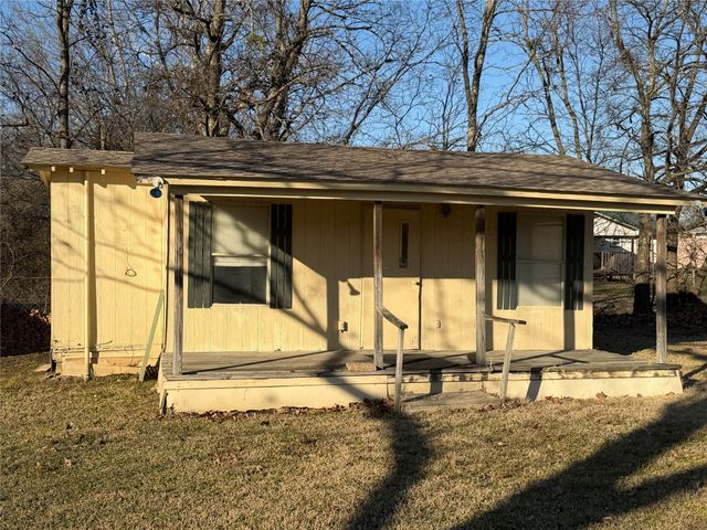 234 Texas Street, Wills Point, TX 75169