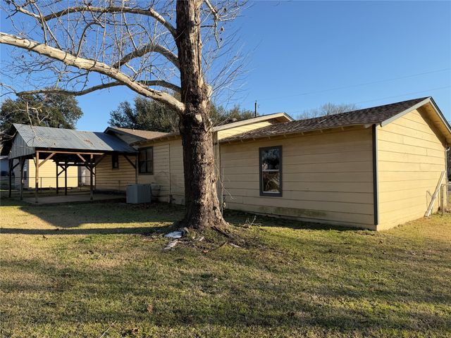 234 Texas Street, Wills Point, TX 75169