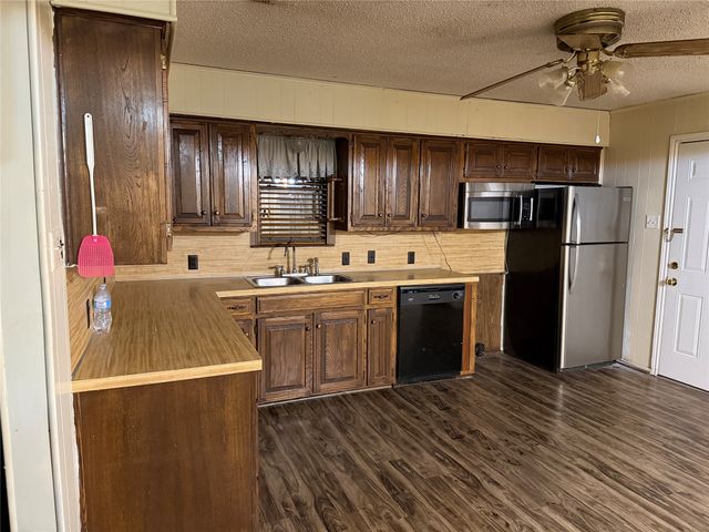 234 Texas Street, Wills Point, TX 75169