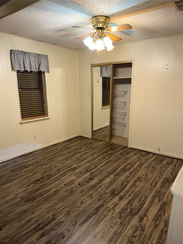 234 Texas Street, Wills Point, TX 75169