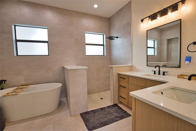 4 RIVER CT, Placida, FL 33946