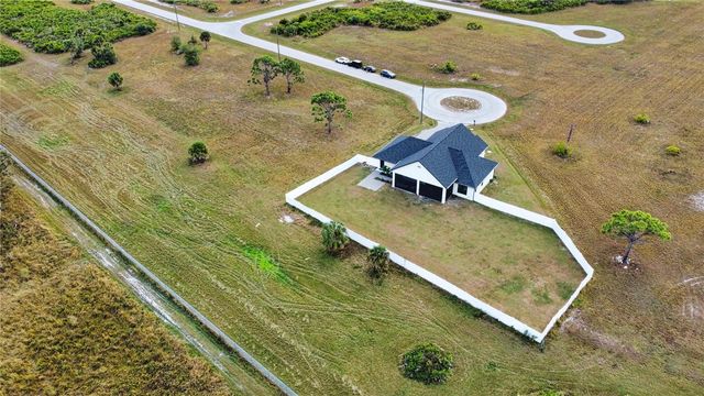 4 RIVER CT, Placida, FL 33946