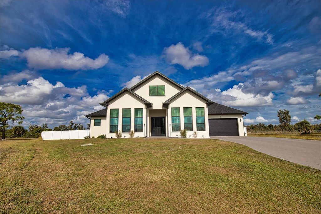 4 RIVER CT, Placida, FL 33946