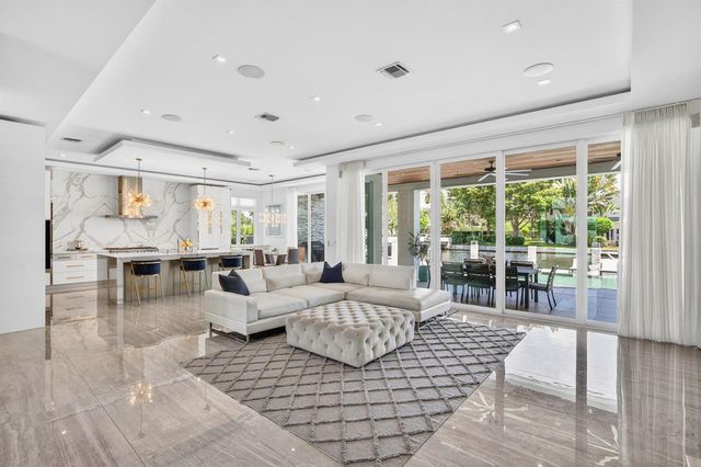 39 Pelican Drive, Fort Lauderdale, FL 33301