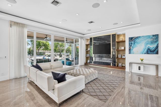 39 Pelican Drive, Fort Lauderdale, FL 33301