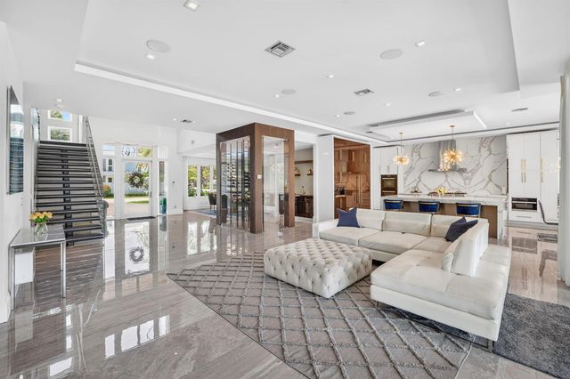 39 Pelican Drive, Fort Lauderdale, FL 33301