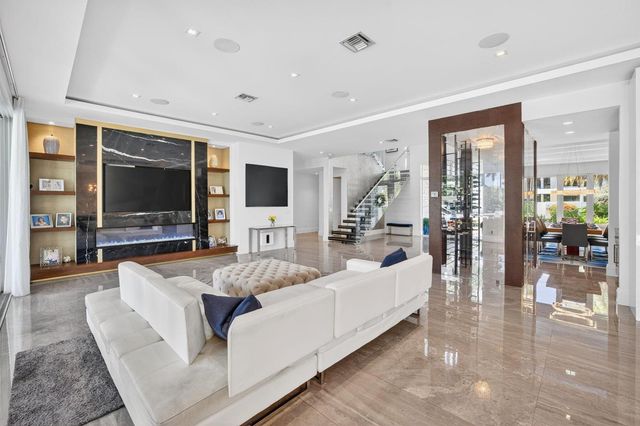 39 Pelican Drive, Fort Lauderdale, FL 33301
