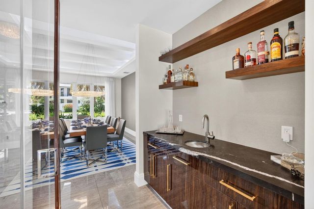 39 Pelican Drive, Fort Lauderdale, FL 33301