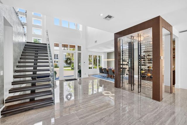 39 Pelican Drive, Fort Lauderdale, FL 33301
