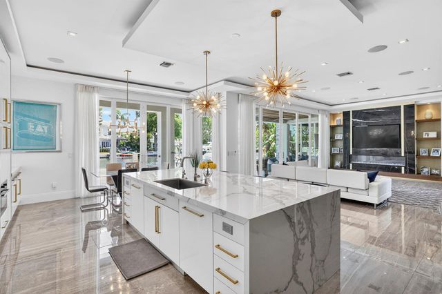 39 Pelican Drive, Fort Lauderdale, FL 33301