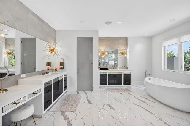 39 Pelican Drive, Fort Lauderdale, FL 33301