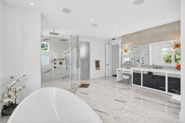 39 Pelican Drive, Fort Lauderdale, FL 33301