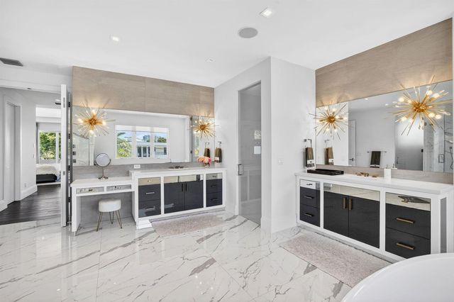 39 Pelican Drive, Fort Lauderdale, FL 33301
