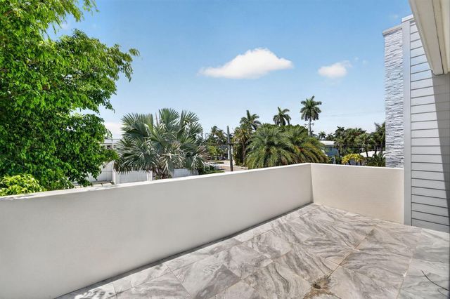 39 Pelican Drive, Fort Lauderdale, FL 33301