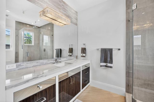 39 Pelican Drive, Fort Lauderdale, FL 33301