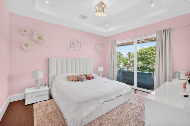 39 Pelican Drive, Fort Lauderdale, FL 33301