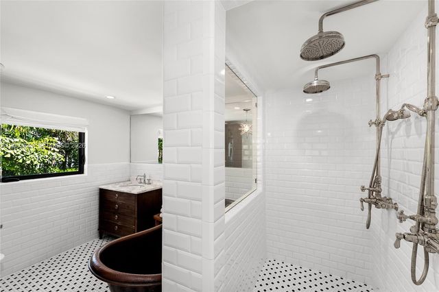 4430 Alton Rd, Miami Beach, FL 33140