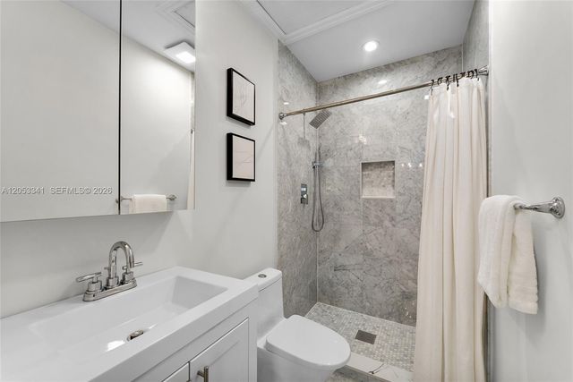 4430 Alton Rd, Miami Beach, FL 33140