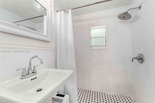 4430 Alton Rd, Miami Beach, FL 33140