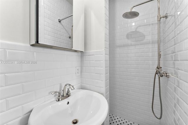 4430 Alton Rd, Miami Beach, FL 33140