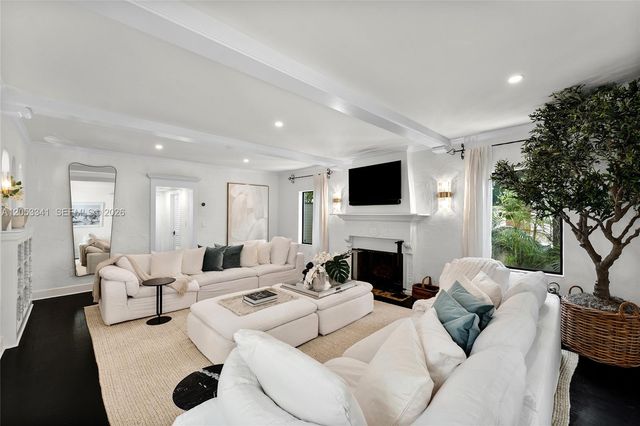 4430 Alton Rd, Miami Beach, FL 33140