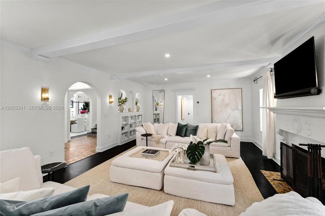 4430 Alton Rd, Miami Beach, FL 33140
