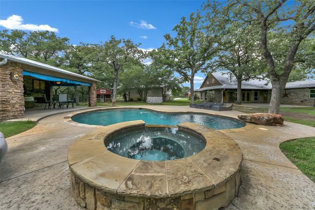 3911 N Highway 281, Mineral Wells, TX 76067