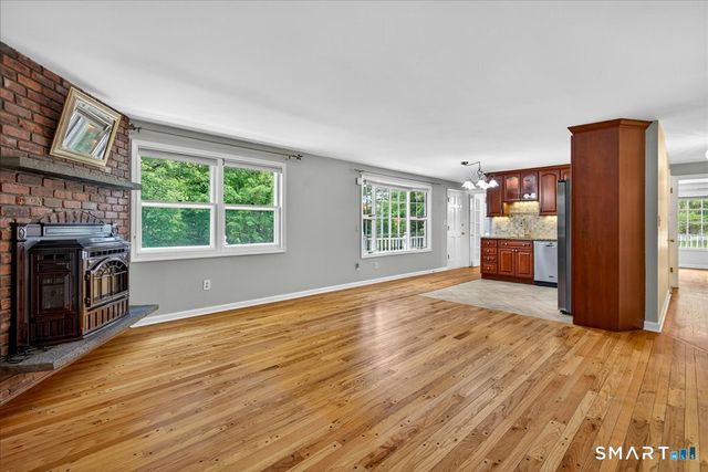 22 Cloverdale Avenue, Shelton, CT 06484