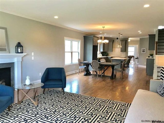 21 Harbor Lane, Colonie, NY 12047