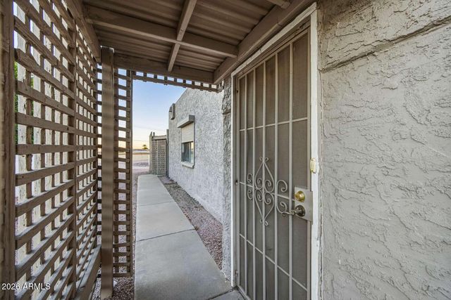 6120 E AUGUSTA Circle, Mesa, AZ 85215