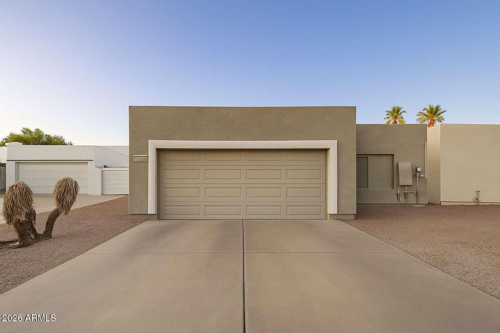 6120 E AUGUSTA Circle, Mesa, AZ 85215