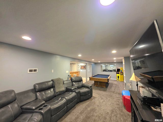 412 WHIPPOORWILL Drive, Washington, IL 61571