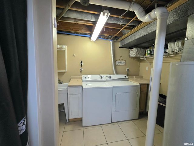 412 WHIPPOORWILL Drive, Washington, IL 61571