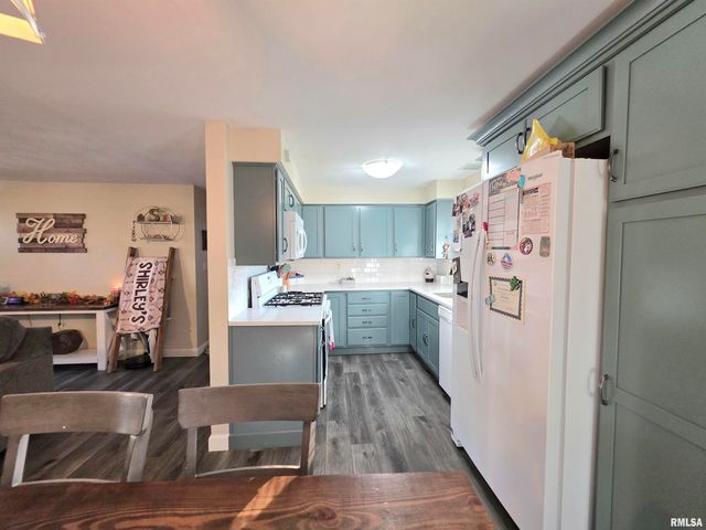 412 WHIPPOORWILL Drive, Washington, IL 61571