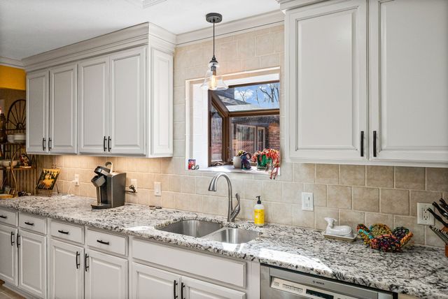 2419 Williams Hollow Rd, Mc Ewen, TN 37101