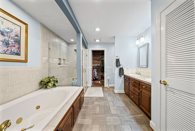 2419 Williams Hollow Rd, Mc Ewen, TN 37101