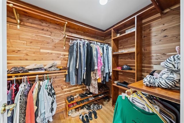 2419 Williams Hollow Rd, Mc Ewen, TN 37101