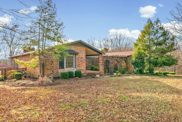 2419 Williams Hollow Rd, Mc Ewen, TN 37101