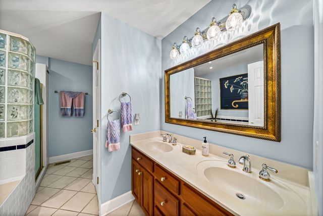 2419 Williams Hollow Rd, Mc Ewen, TN 37101