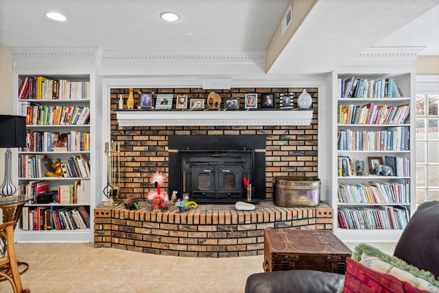 2419 Williams Hollow Rd, Mc Ewen, TN 37101