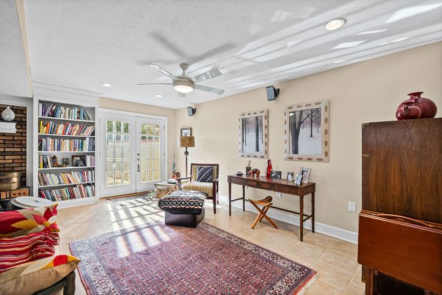 2419 Williams Hollow Rd, Mc Ewen, TN 37101