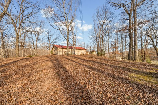 2419 Williams Hollow Rd, Mc Ewen, TN 37101