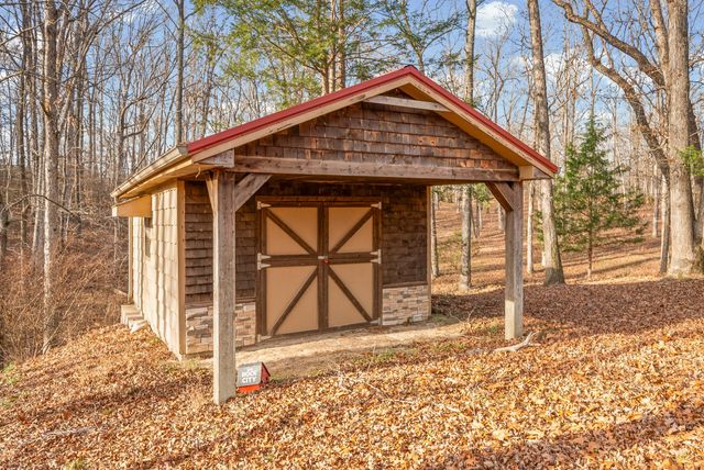 2419 Williams Hollow Rd, Mc Ewen, TN 37101