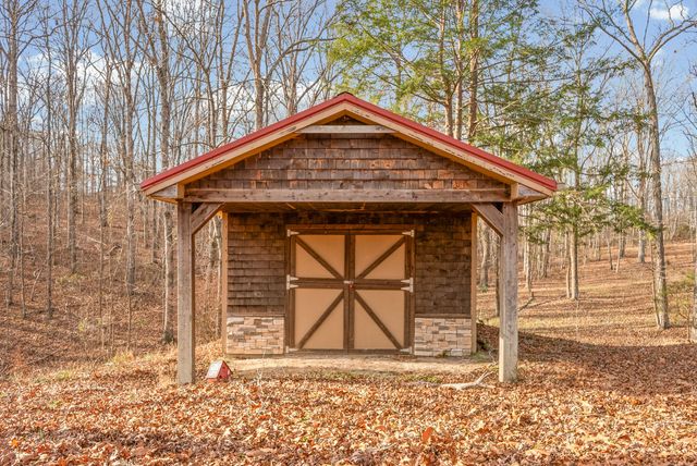 2419 Williams Hollow Rd, Mc Ewen, TN 37101